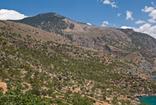 Bergige Landschaft der Südwestküste