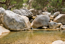 Samaria-Schlucht. Ein Bach