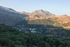 Ein Bergdorf. Unterwegs: Chora Sfakion - Preveli