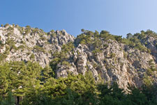 Schlucht Agia-Irini. Bergklippen