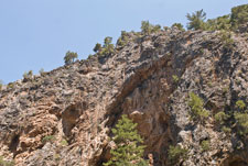 Schlucht Agia-Irini. Bergklippen