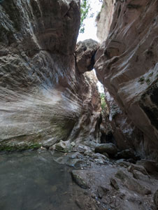 In der Avakas-Schlucht. Steckengebliebener Stein