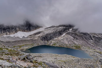Zum Berg Stetind. Svartvatnet