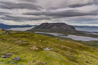 Insel Rolla. Zum Berg Drangen. Lasselitinden