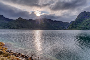 Insel Austvågøya. Am Sløverfjord