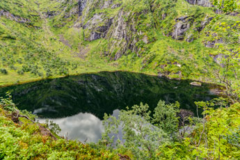 Insel Austvågøya. Zur Trollfjordhytta. Austpolldalen. Ein See