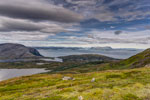 Insel Rolla. Zum Berg Drangen. Blick zum Vågsfjord