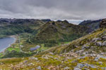 Insel Austvågøya. Beim Abstieg vom Berg Higravtindan. Blick um Vesterålsfjord