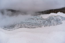 Am Berg Langletinden. Gletscher Blåisen