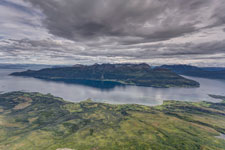 Insel Rolla. Am Berg Stortinden. Blick zu Insel Andørja