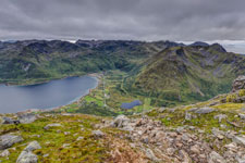 Insel Austvågøya. Zum Berg Higravtindan. Blick ins Tal