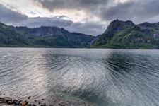 Insel Austvågøya. Am Sløverfjord