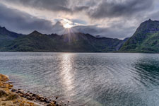 Insel Austvågøya. Am Sløverfjord