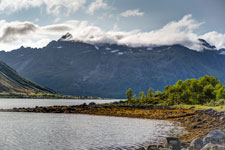 Insel Austvågøya. Blick zu Bergen