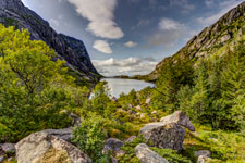 Insel Austvågøya. Zum Berg Vågakallen. Blick zum Djupfjord