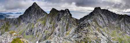 Insel Austvågøya. Höhe 713 m. Blick nach Südosten