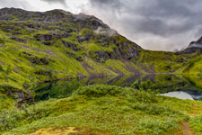 Insel Austvågøya. Zur Trollfjordhytta. Austpolldalen. See Höhe 273 m