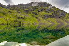 Insel Austvågøya. Zur Trollfjordhytta. Austpolldalen. See Höhe 273 m