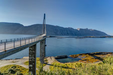 Am Leirfjord. Helgelandsbrua