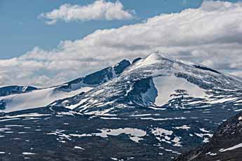 Dovrefjell. Berg Snøhetta
