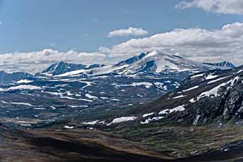 Dovrefjell. Berg Snøhetta