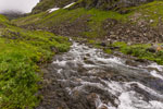 zum Berg Møysalen. Ein Bach