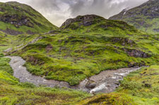zum Berg Møysalen. Ein Bach