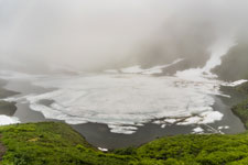 zum Berg Møysalen. Ein See