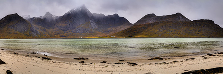 Ein Fjord. Insel Flakstadøy
