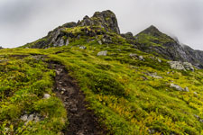 Moskenesøya. Zum Berg Hermannsdalstinden