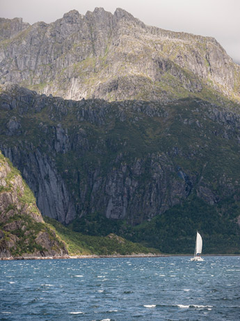 Raftsund. Segelkatamaran