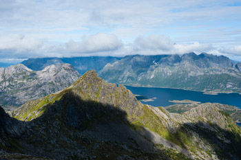 Lofoten. Insel Austvågøya. Svolvær Berge. Berg Blatinden
