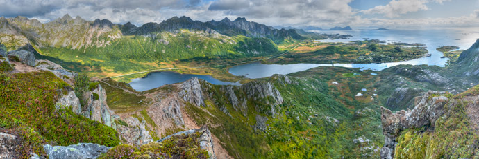 Lofoten. Insel Austvågøya. Berg Glomtinden. Panorama
