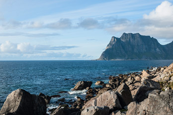 Lofoten. Vestvågøy. Um Berg Veggen