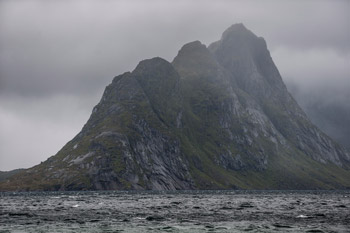 Lofoten. Moskenesøy. Reinefjorden
