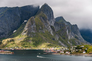 Lofoten. Moskenesøy. Reine