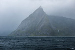 Lofoten. Moskenesøy. Reine. Olstinden