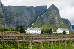 Lofoten. Moskenesøy. Reine. Stockfischtrockner