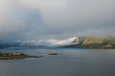 Austensfjorden. Sildpollnes Kirche