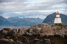 Lofoten. Insel Gimsøy. Hovsund. Leuchtturm