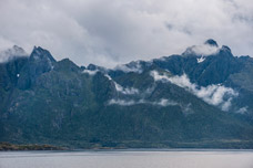 Vesterålen. Hadselfjorden. Berge