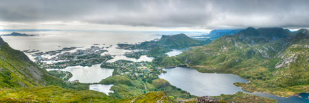 Lofoten. Insel Austvågøya. Svolvær Berge. Berg Tuva. Panorama