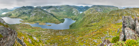 Lofoten. Insel Austvågøya. Svolvær Berge. Berg Tuva. Panorama