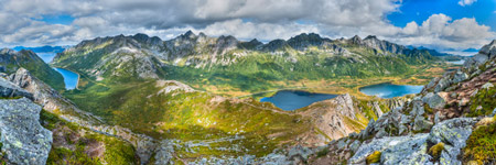 Lofoten. Insel Austvågøya. Berg Glomtinden. Panorama