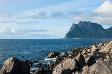 Lofoten. Vestvågøy. Um Berg Veggen