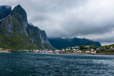 Lofoten. Moskenesøy. Reine. Reinevågen