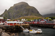 Lofoten. Moskenesøy. Dorf Tind