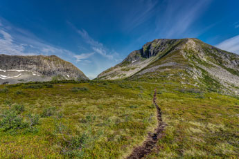 Blick zum Berg Lonketind