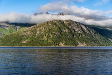 Fjordgård. Purkenesvika. Insel Senja