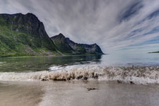 Steinfjord. Strand